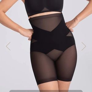 Honey love Sculpt-wear (Size Large)